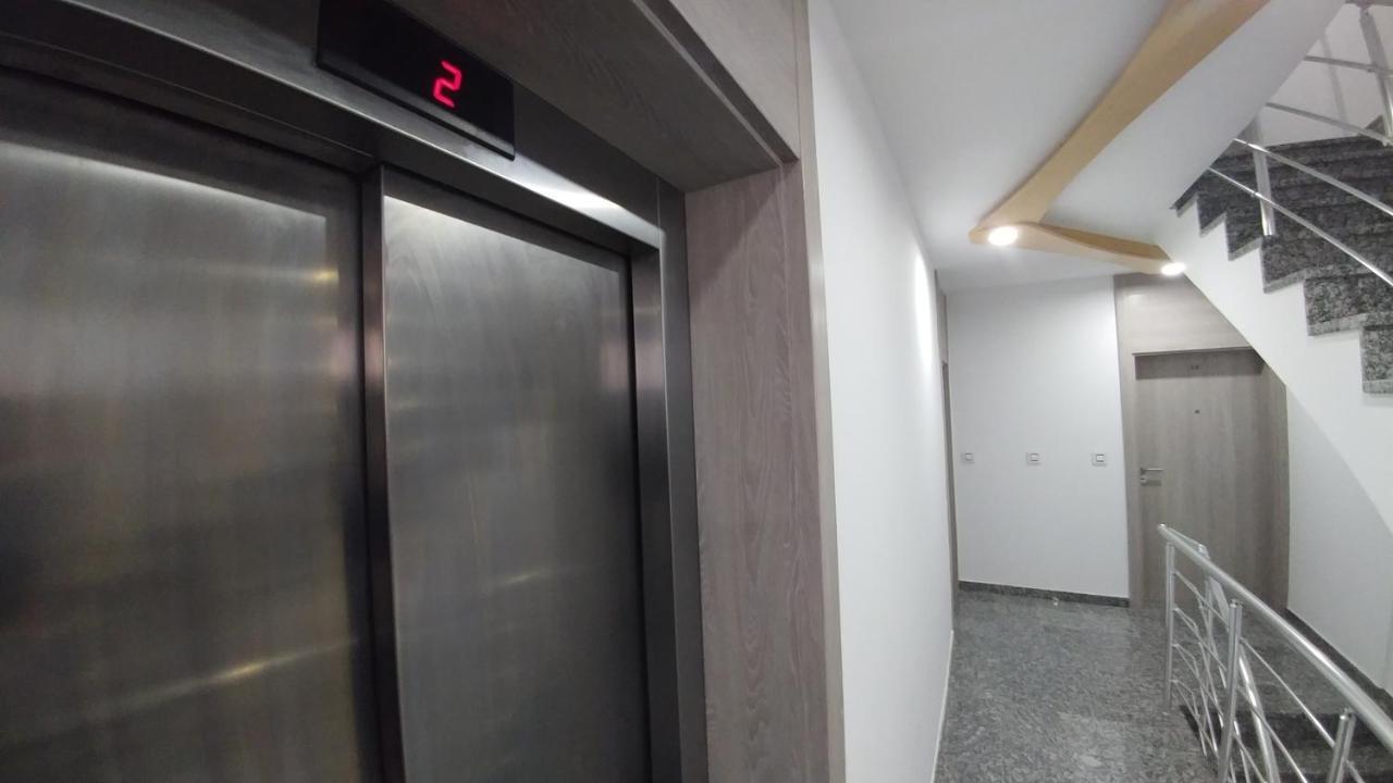 J&J Apartments Beograd Eksteriør billede