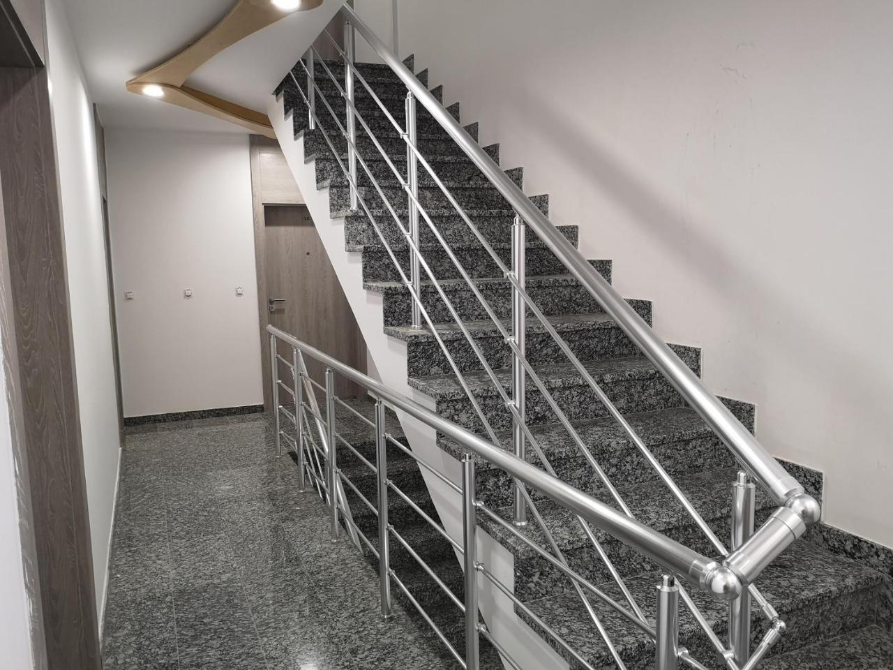J&J Apartments Beograd Eksteriør billede